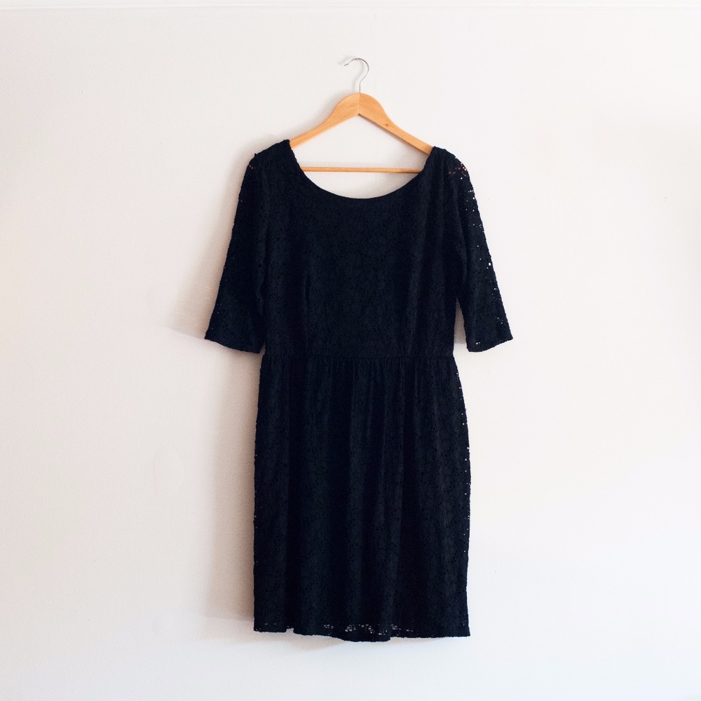 LE CHATEAU | BLACK FLORAL LACE DRESS